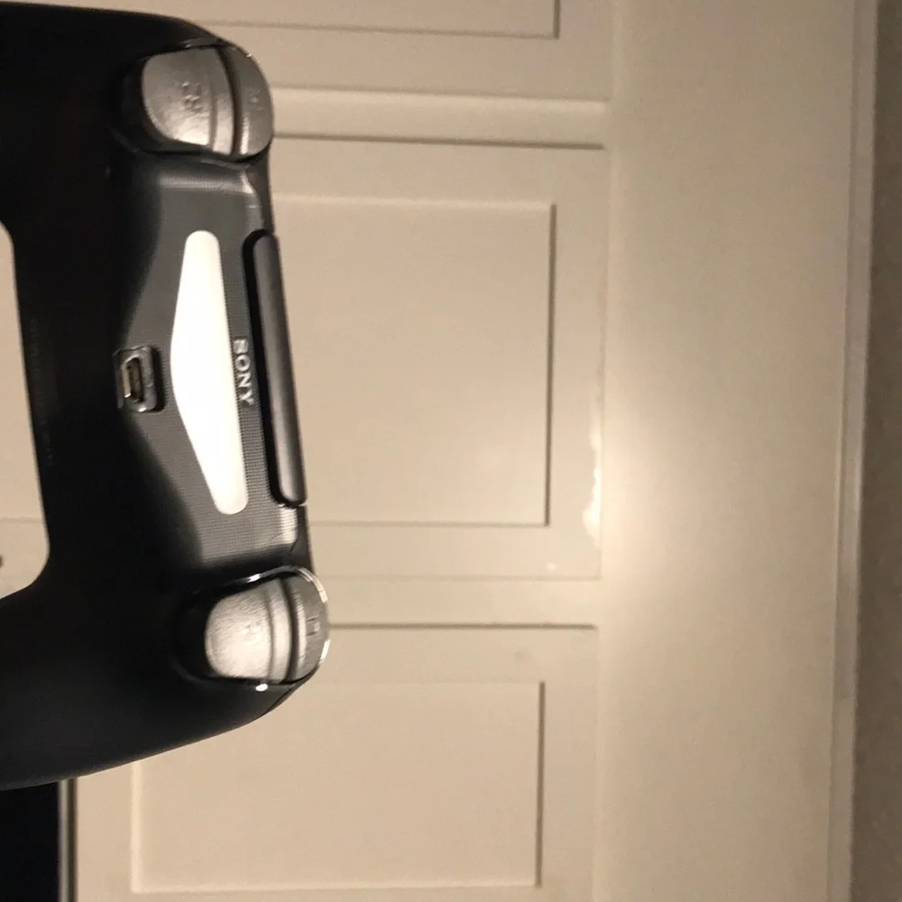 PS4 controller - Picture 3 of 3